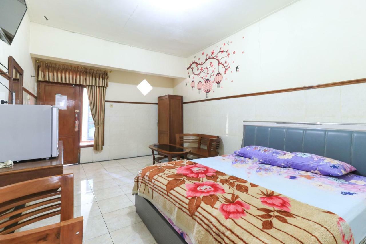 Naga Mas Hotel Mojokerto Exterior photo