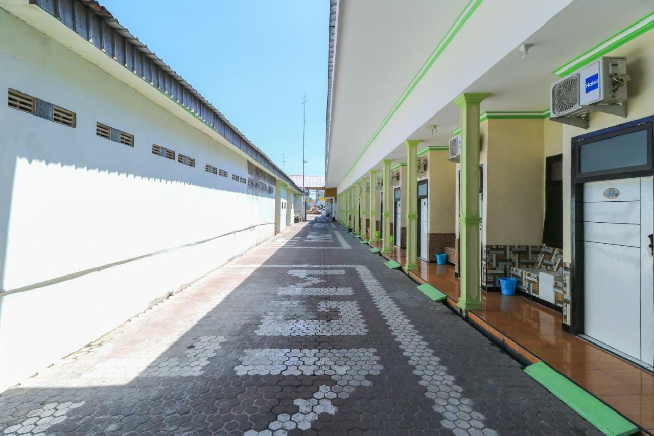 Naga Mas Hotel Mojokerto Exterior photo
