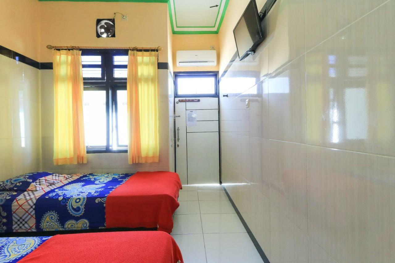 Naga Mas Hotel Mojokerto Exterior photo