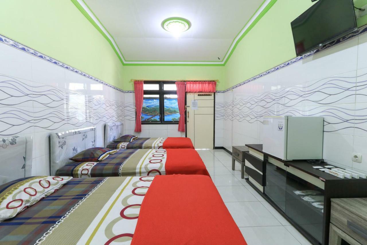 Naga Mas Hotel Mojokerto Exterior photo