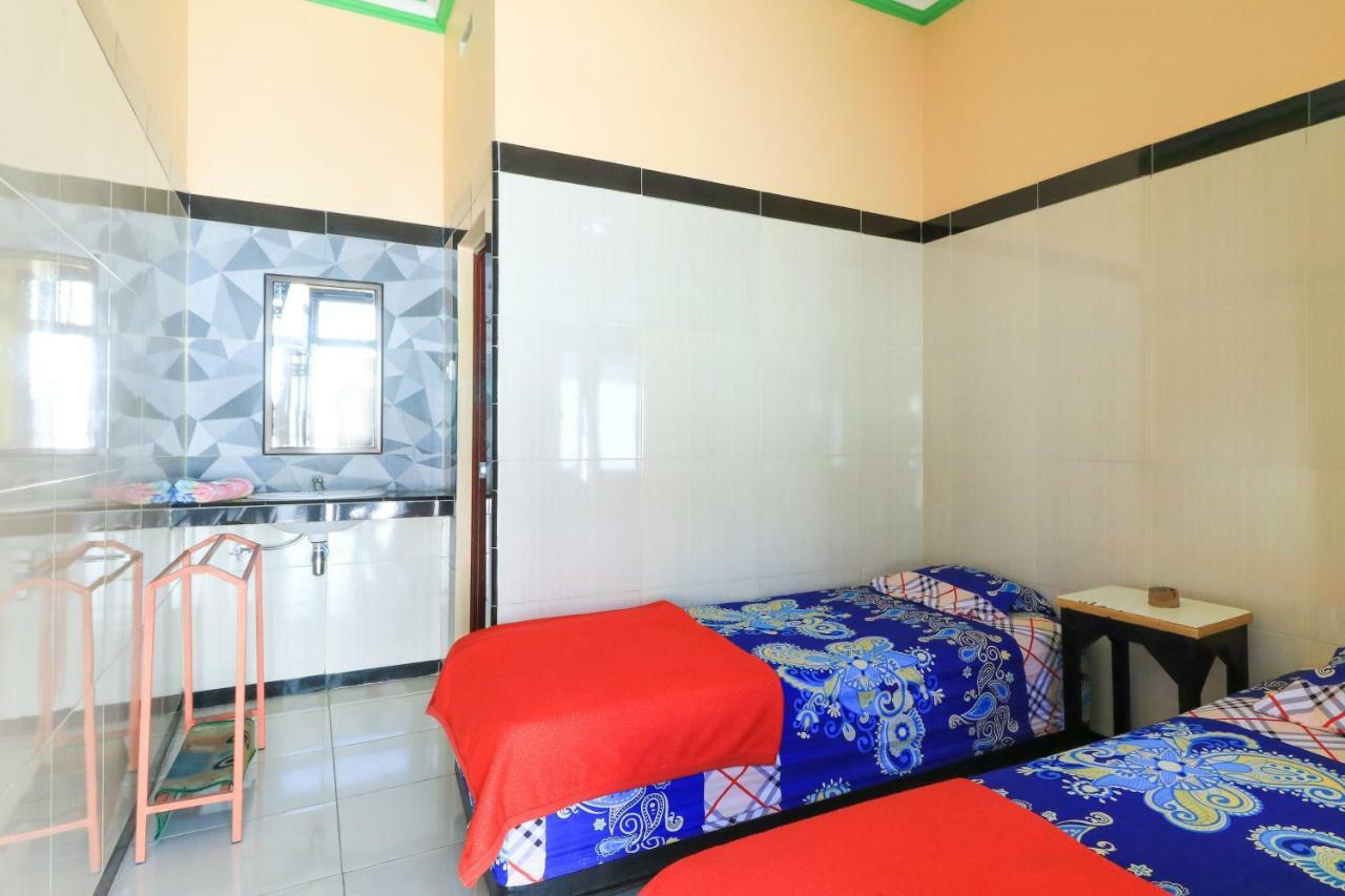 Naga Mas Hotel Mojokerto Exterior photo