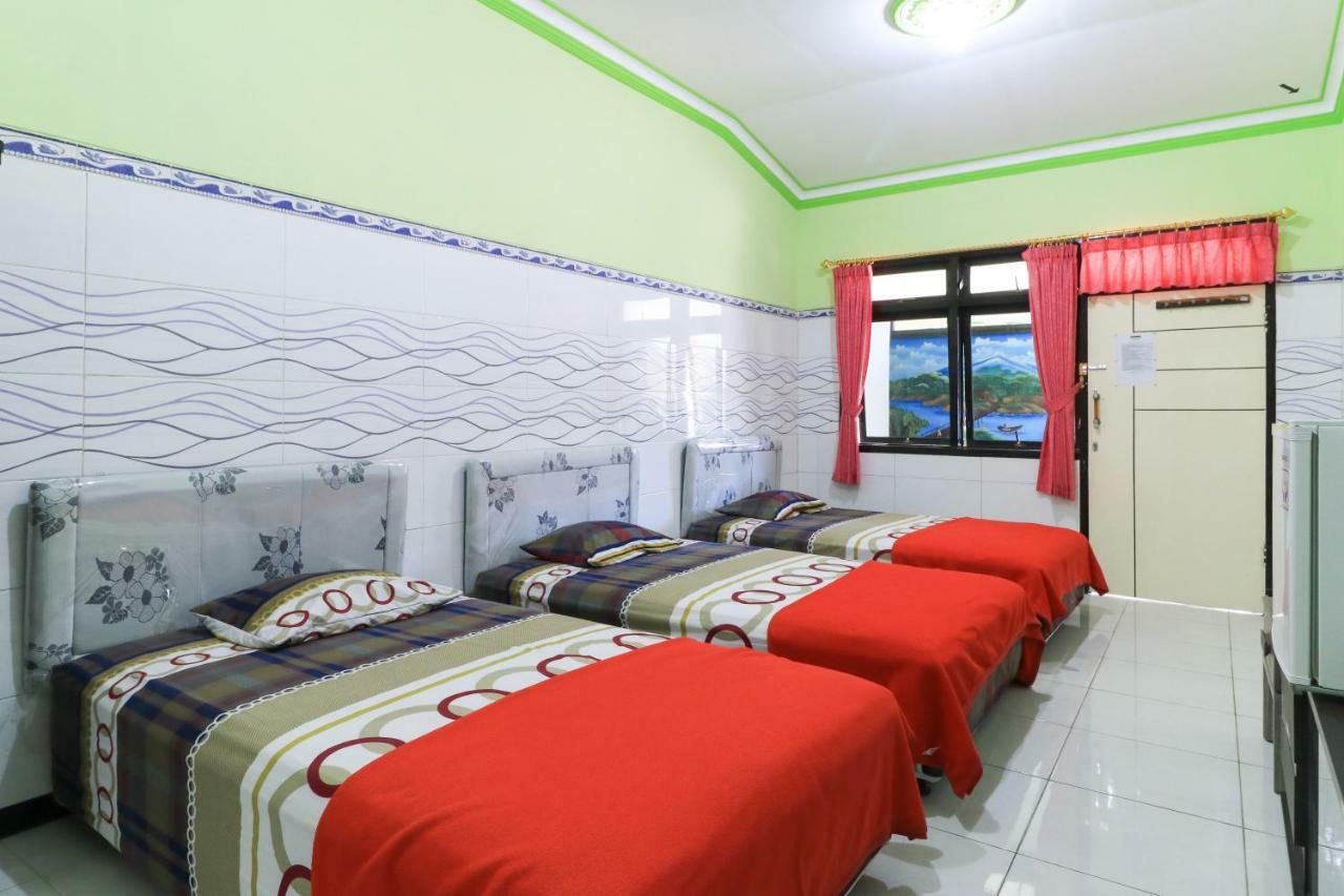 Naga Mas Hotel Mojokerto Exterior photo